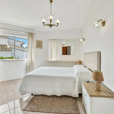 With Golf Course View And Private Pool Ferienhaus Quarteira